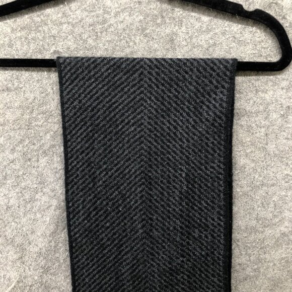 Gap 100% Merino Wool Scarf Mens Gray Striped Gray Black Rectangle Winter - Picture 3 of 7
